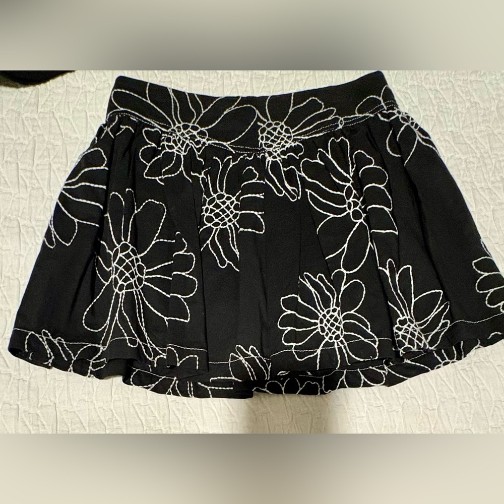 Zara Girl’s Black Floral Embroidered Two-Piece Skirt Set Size 8 - Picture 2 of 5